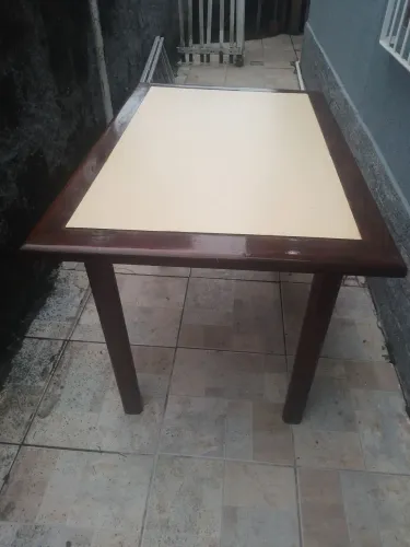 Vendo mesa de madeira
