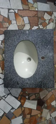 PIA BANHEIRO GRANITO CUBA CREME 63CM X 53,5CM