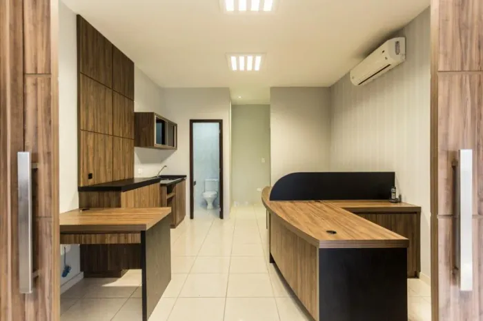 Aluguel - Sala Mobiliada - 1 Vaga de Garagem - Bairro Centro - BELLOS IMÓVEIS