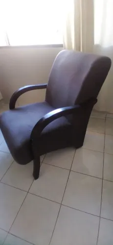 02 POLTRONAS POR R$450,00