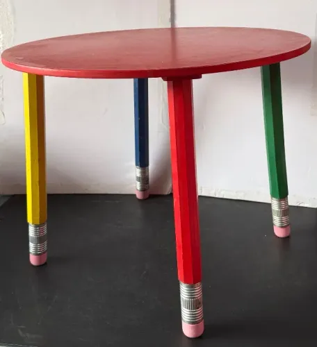 Mesa de lápis vintage, estilo Memphis, design dos anos 1980 de Pierre Sala