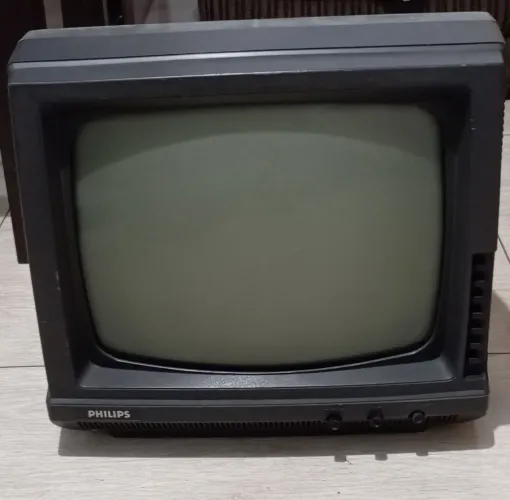 TV Philips antiga