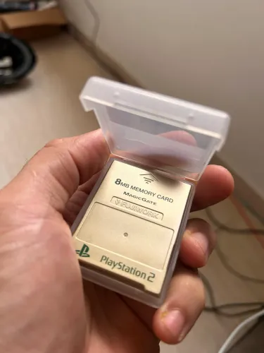 Memory Card PS2 8MB Fujiwork Champagne Gold Original Com Case (Raro)