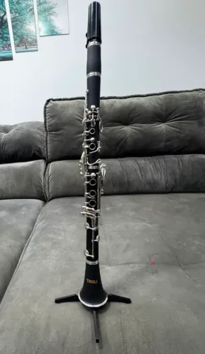 Clarinete Sib 17 Chaves Marca TIVOLI 