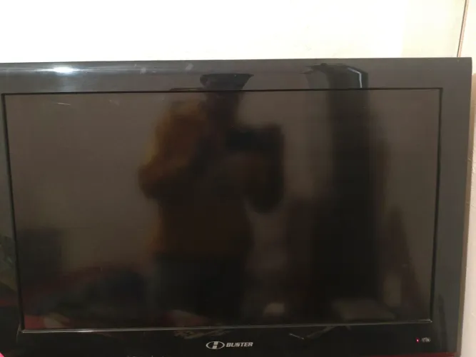 Tv semi nova