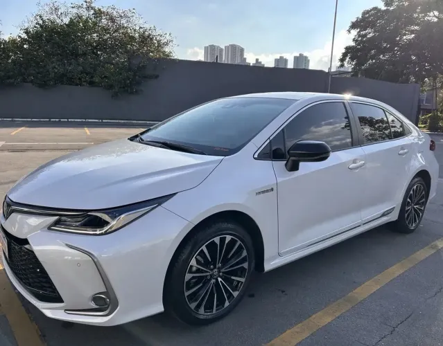 Toyota Corolla Altis Prem. Hybrid 1.8 Flex AUT 2024