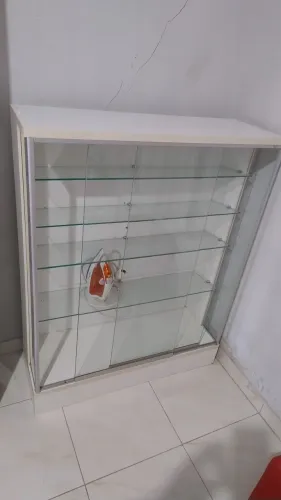 Vendo balcão vitrine semi novo