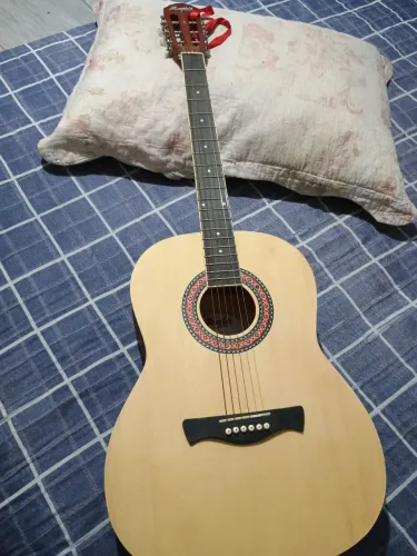Violão novinho
