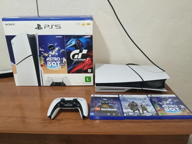 Ps5 slim com leitor de disco e 3 jogos