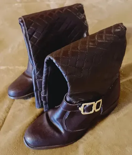 Bota marrom cano alto 35