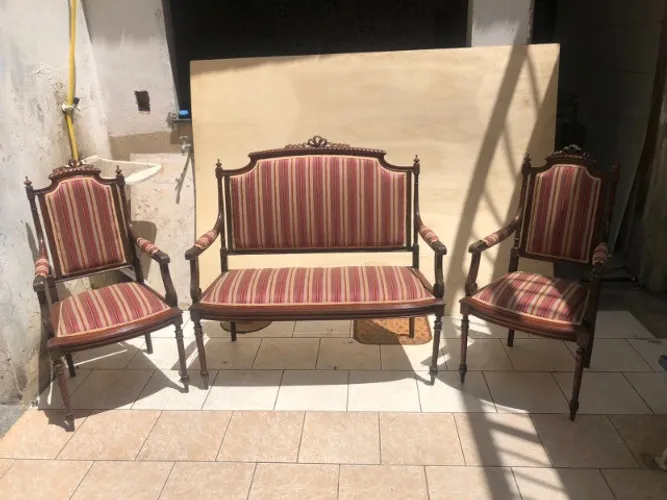 Conj Sofá E Poltronas Estilo Império Finamente Estofadas em Peroba do Campo
