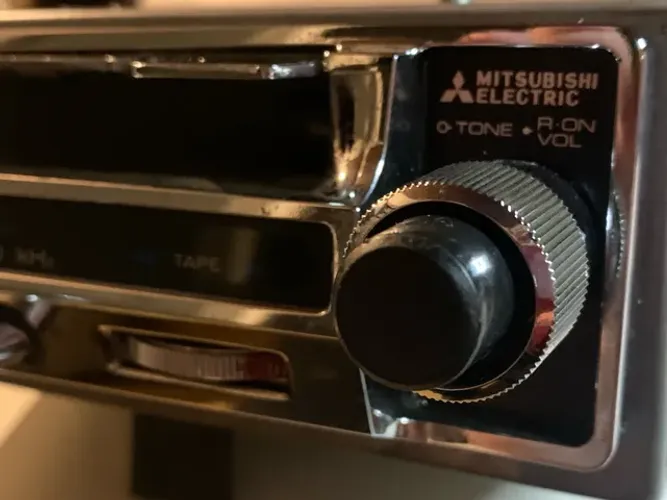 Toca Fitas Mitsubishi Década de 70 Cromado Lindo Maverick Landau Mustang 