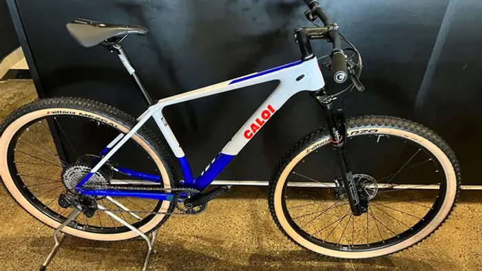CALOI ELITE CARBON TEAM TAMANHO 17 ZERO 