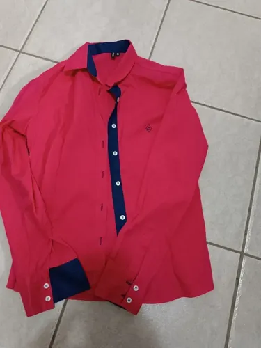 Blusa social rosa e azul 