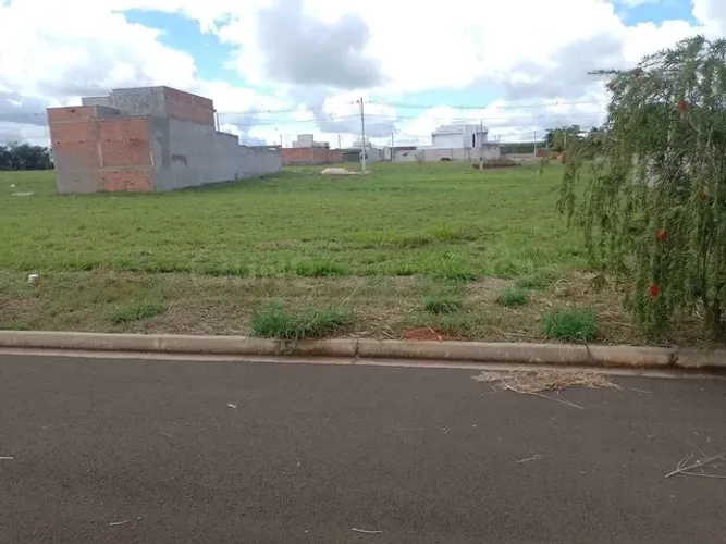 terreno a venda São Geraldo - Saltinho