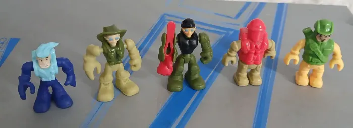 Lote com miniaturas kinder ovo ferrero