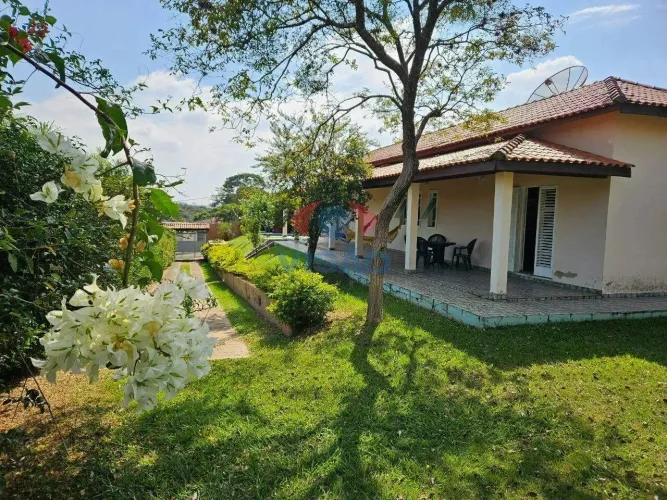 Chácara à venda no condomínio Terras de Itaici com 3 quartos, 1 suíte e área gourmet em In