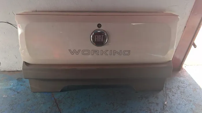 Tampa Traseira Fiat Strada Working disponível 
