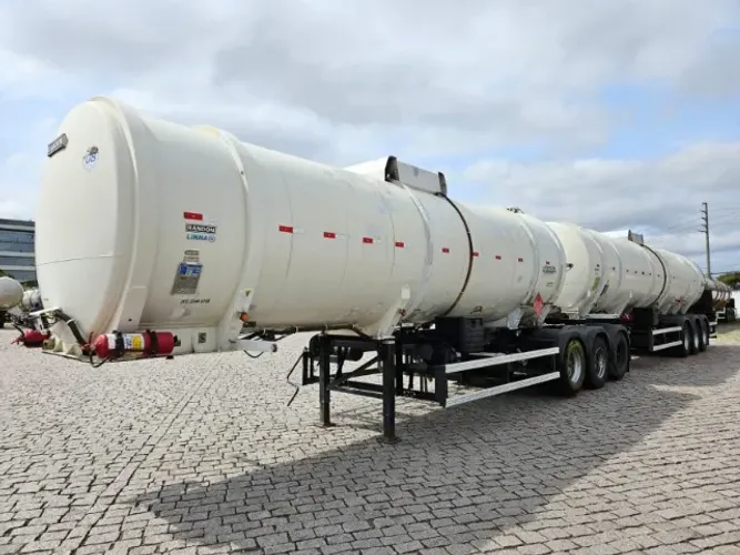 Bitrenzão Tanque Randon Ano 20 62mil lts portinhola Bottom Quebra Ondas SEM PNEUS