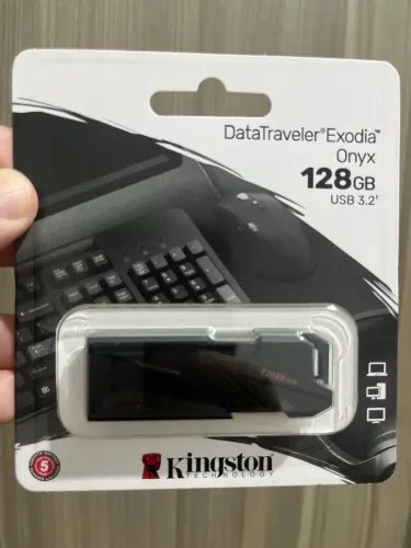 Pendrive Kingston 128GB - Velocidade e Segurança