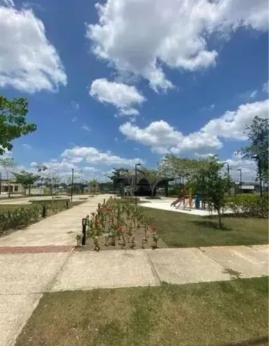 LOTE DE ESQUINA COM 303 MTS
