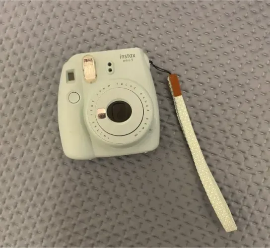 Câmera Polaroid Instax Mini 9