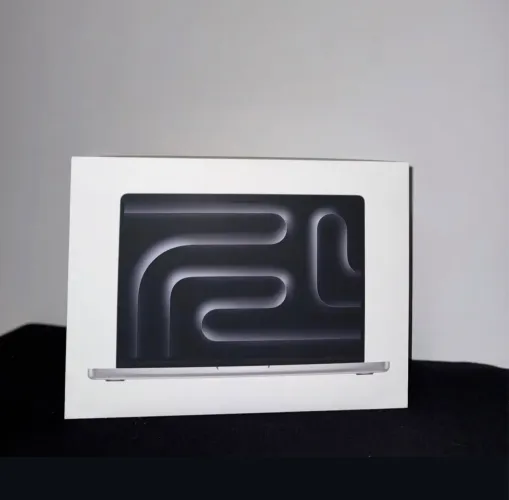 A PRONTA ENTREGA/MacBook Pro M4 14Pol 16GB - 512GB SSD 