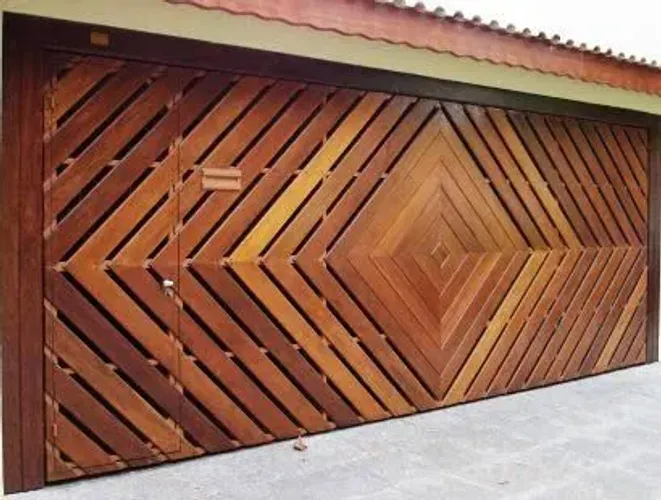 Portão de Madeira 5.00x2.50 em estilo moderno