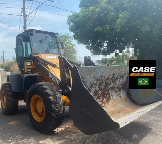 Pa carregadeira Case W20E cabinada 