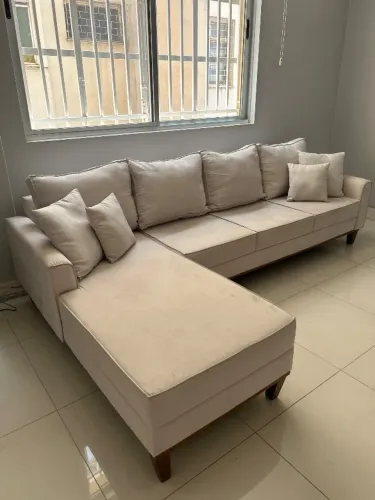 Sofá Retrô Moderno em L com Chaise  4 lugares
