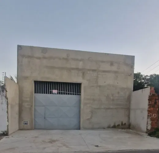 Galpão 350m² para locação na Pajuçara