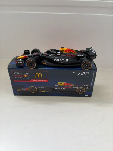 Miniatura Red Bull McDonald?s colecionável