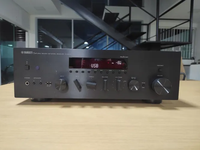 Receiver Yamaha R-N602