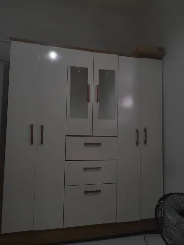 Guarda-Roupa Branco com Espelho