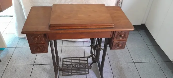 maquina antiga de costura SINGER