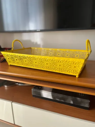Bandeja camicado uso diário amarela em metal 