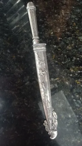 Linda e Rara prateada corneta 