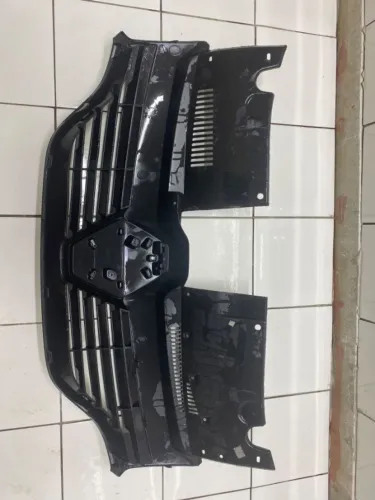 Grade Dianteira Sandero e Logan 2014 a 2019     etq5911