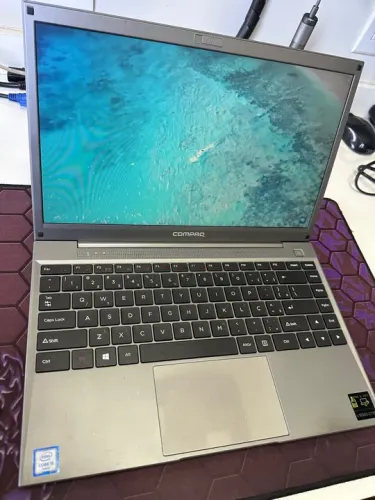 Notebook Compac - Tela 14? 
