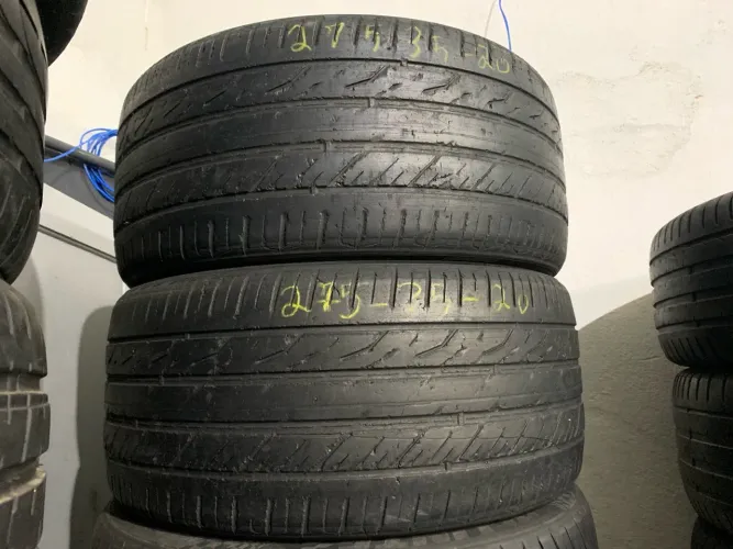 Pneus 275/35/20 por 350$ os 2 originais