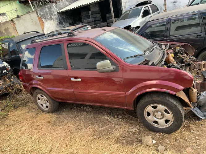 Ford Ecosport 1.6 flex 2006.  Não vendemos a sucata inteira. 
