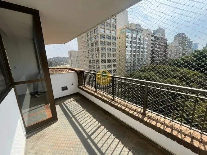 Excelente apartamento de 250 m² com 03 suítes e 02 vagas no Jardim Europa