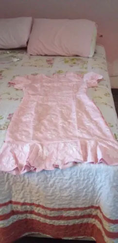 3 vestidos por   100 reais tamanho pequeno vendo junto ! novos!