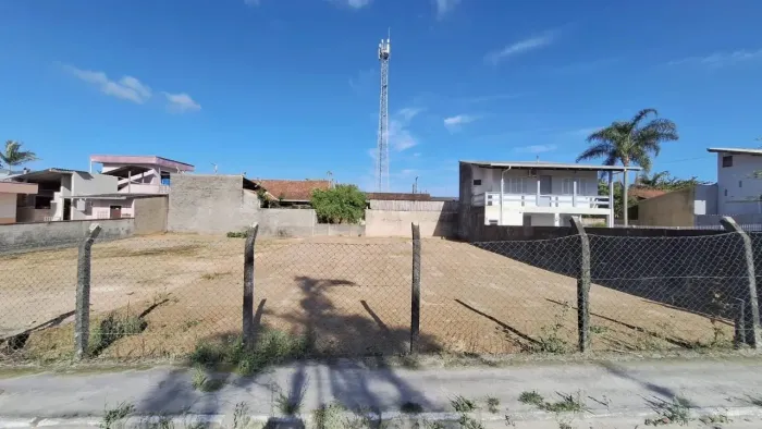 Terreno bem localizado para venda em SC - Penha com 264m²