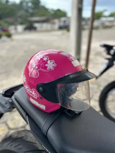 Capacete Rosa número 58