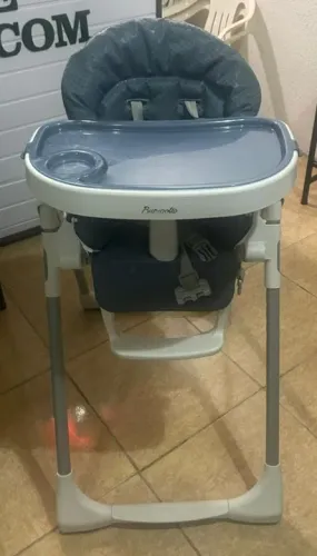 Cadeira e alimentação 200 outra 300