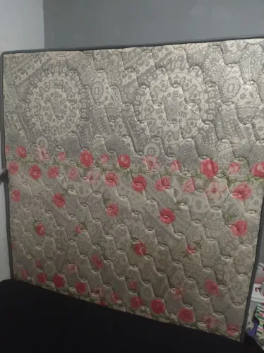 Vende-se cama de casal semi-nova