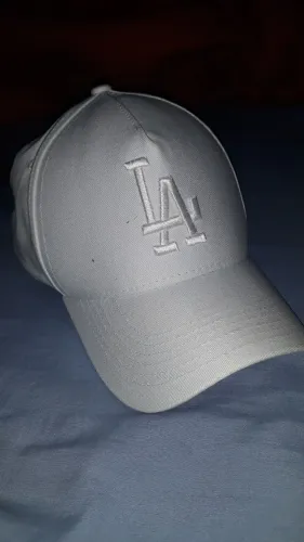 BONÉ PREMIUM - LA - LOS ANGELES - UNISSEX - BORBADO - ABA CURVA