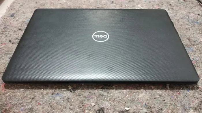 Notebook DELL i3 Tela 15.3 HD SSD 128GB Memória 8GDDR4
