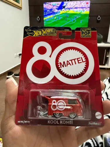 Hot Wheels Premium Pop Culture Kool Kombi (Edição de 80 Anos da Mattel)